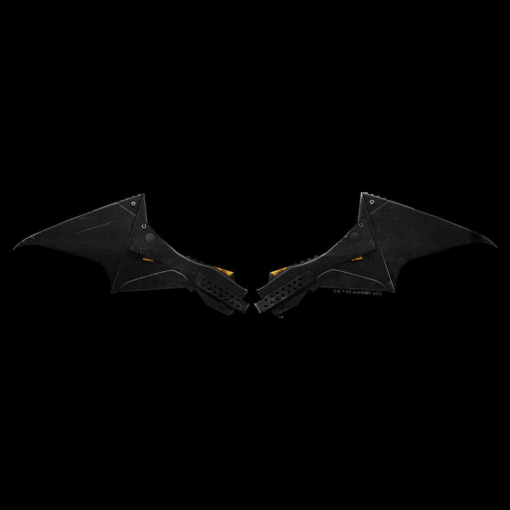 Men's The Batman Black Armor Batarang  Adult T-Shirt