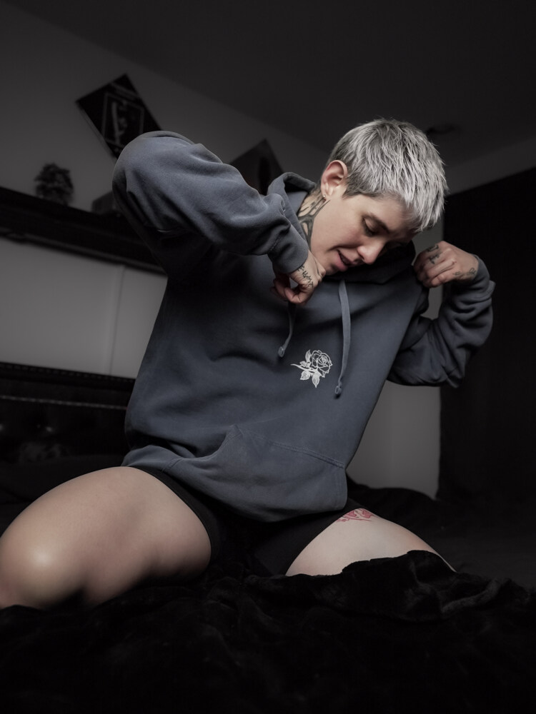 I'm obsessed with being a good girl for you - Hoodie - Denim