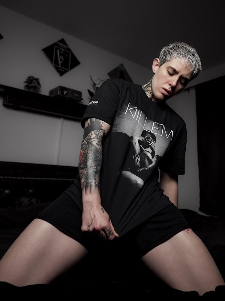 Black&White Unisex T-Shirt - Good Girl