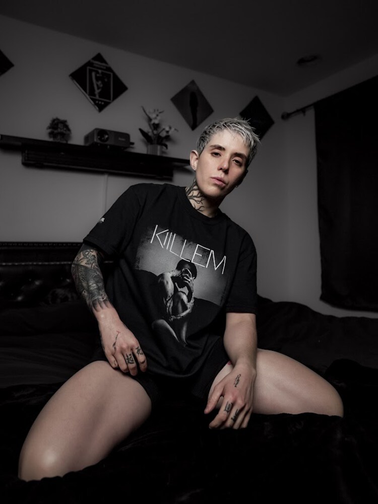 Black&White Unisex T-Shirt - Good Girl