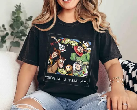 Oversized Toy Story print T-shirt – A classic unisex T-shirt, perfect for summer travel.