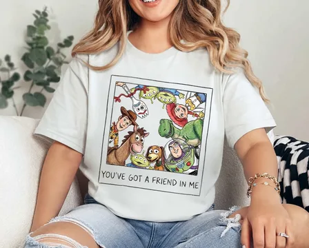 Oversized Toy Story print T-shirt – A classic unisex T-shirt, perfect for summer travel.